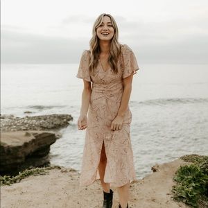 ASTR The Label Kindred Floral Midi Dress